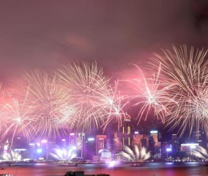 维港烟花璀璨 香港喜迎新年